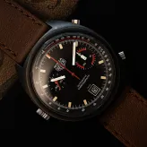 ✨ A true vintage icon from the mid-1970s

Dating back to the mid-1970s, this emblematic Heuer chronograph perfectly captures the spirit of a golden era in watchmaking. The date window at 6 o’clock adds balance and functionality, while the hour markers have developed a beautifully uniform patina, enhancing the authentic vintage charm of this timeless piece.

At its heart beats the Heuer Calibre 15, based on the Buren 1281. Featuring 17 jewels, a frequency of 21,600 A/h, and an approximate 42-hour power reserve, it reflects the technical ingenuity of its time.

A watch for true collectors and lovers of vintage character.

Starting from 102.–/month on watchdreamer.com

#tagheuer  #formula1  #swissmade