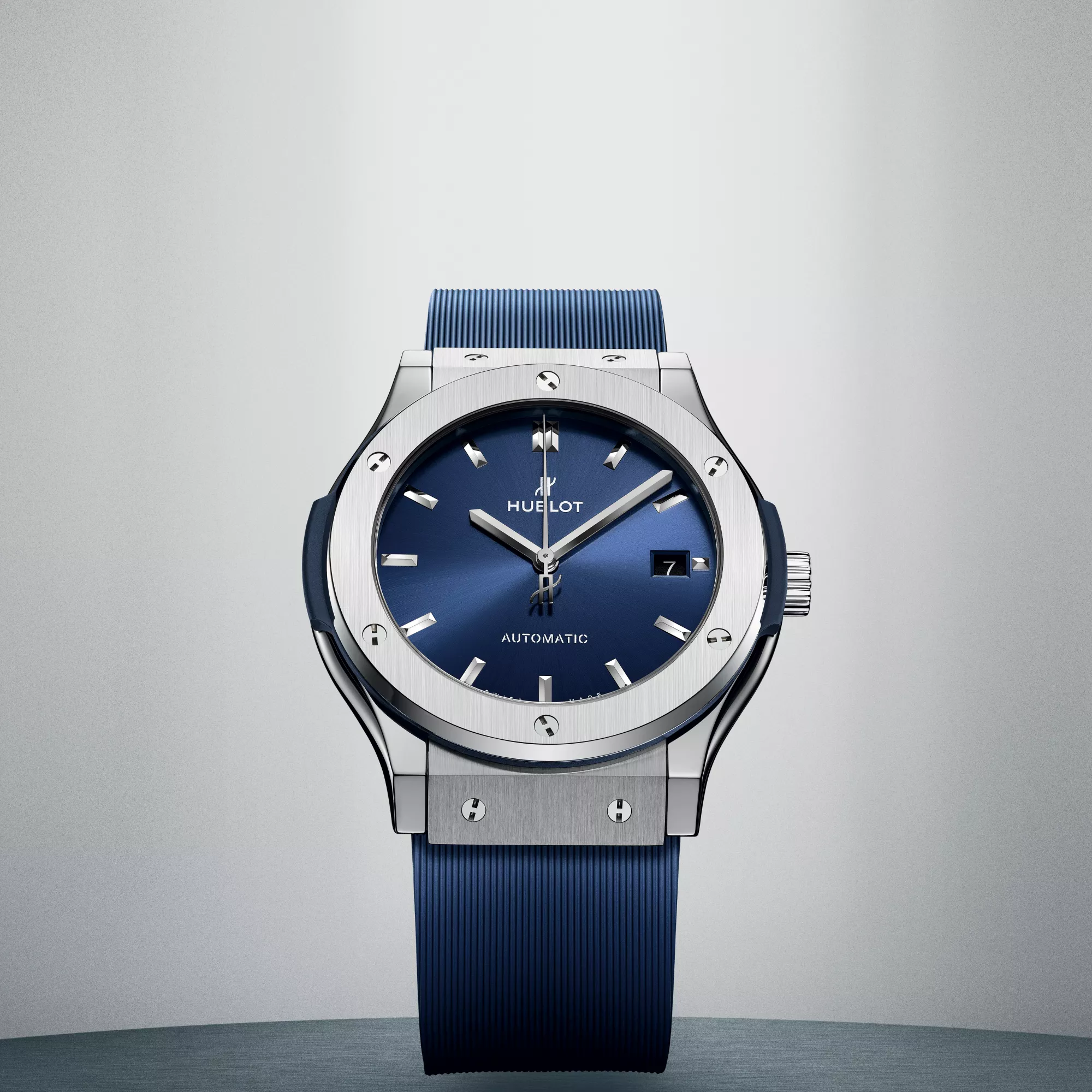 Hublot Classic Fusion Titanium Blue 42mm Watchdreamer