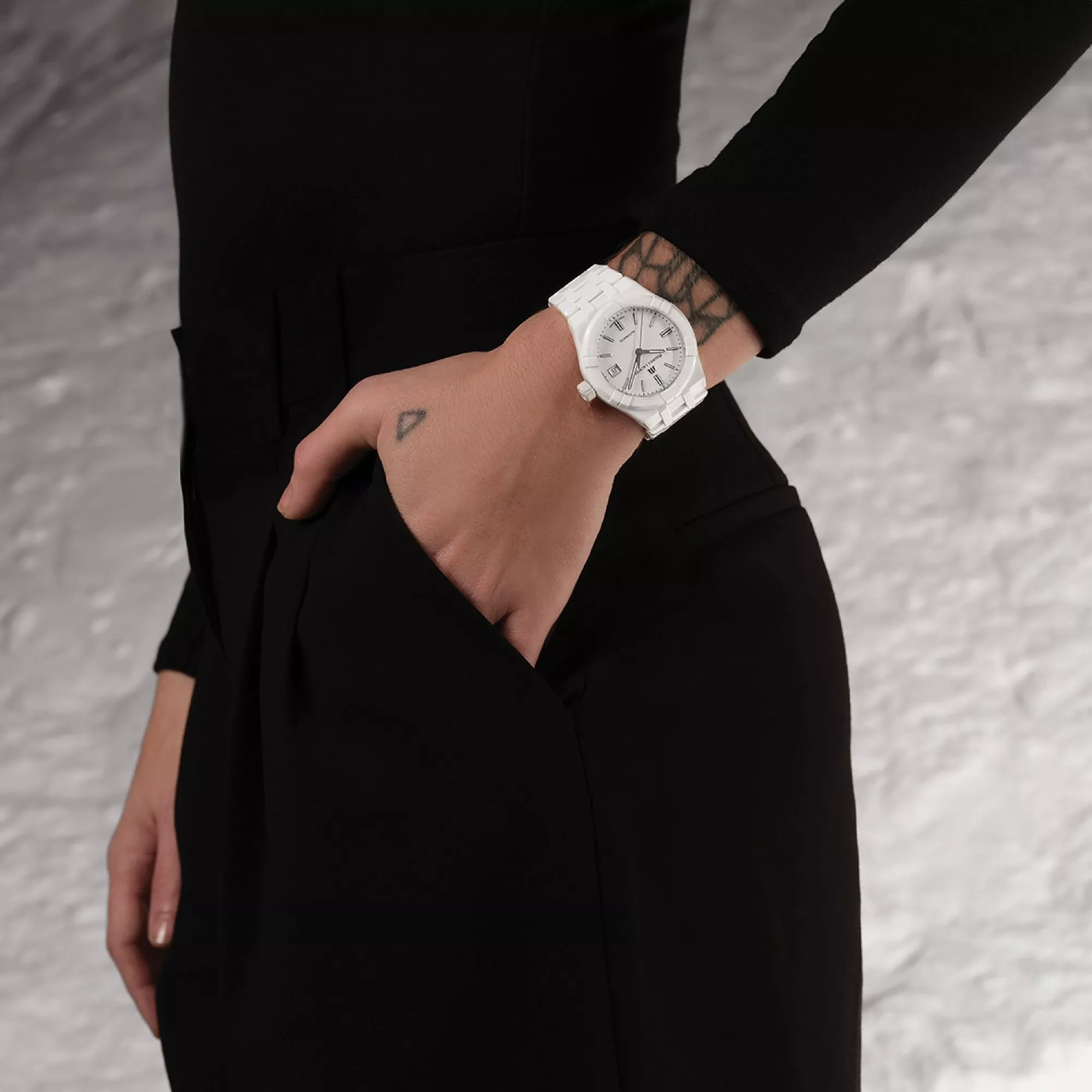 Maurice Lacroix Aikon Automatic Ceramic 39mm AI6007-CRM72-130-7