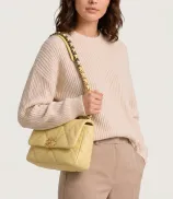 Chanel CHANEL 19 Medium