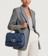 Chanel CHANEL 19 Medium