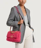 Chanel CHANEL 19 Medium