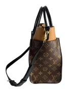 Louis Vuitton On My Side